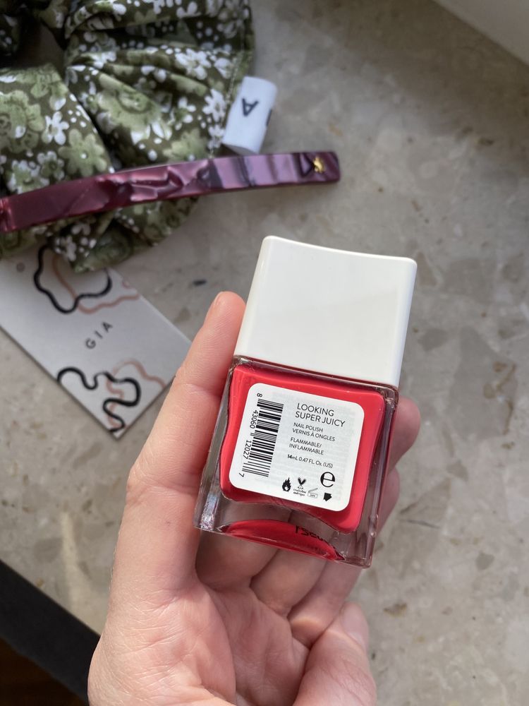 Kolor idealny na lato! Różowy lakier do paznokci NAILS.inc London 54zł