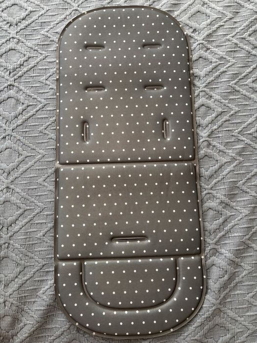 Двохсторонній мякий  матрац у прогулянкову коляску