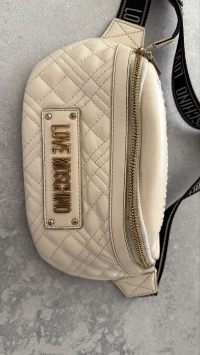 Love moschino шкіряна сумка