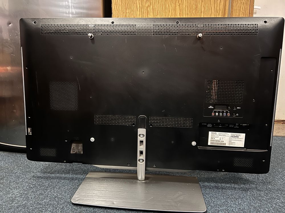 Продам телевізор Philips 42PFL7606T  42 дюйми