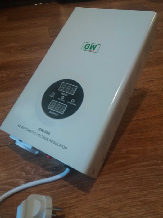 Настенный стабилизатор напряжения для котла релейный 350Вт (GW-500)