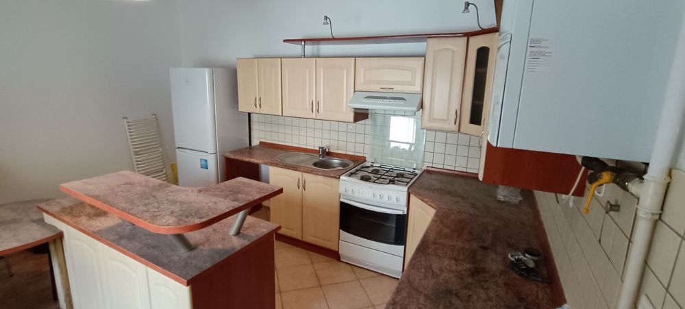 Zestaw mebli kuchennych z wyspą