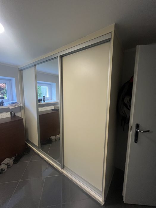 Sprzedam dwie szafy , każda 3- skrzydłowa. . Demontaż własny..