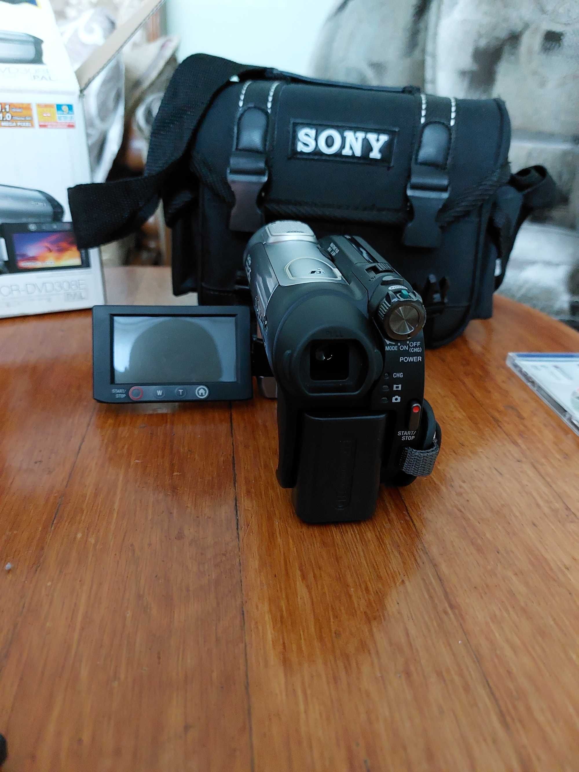 Відеокамера SONY DCR-DVD308E