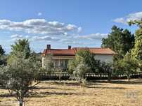 Casa T3 em Carragozela e Várzea de Meruge de 528,00 m2