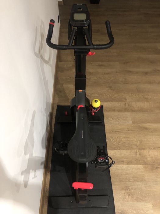 Rower stacjonarny marki DOMYOS BIKING 500