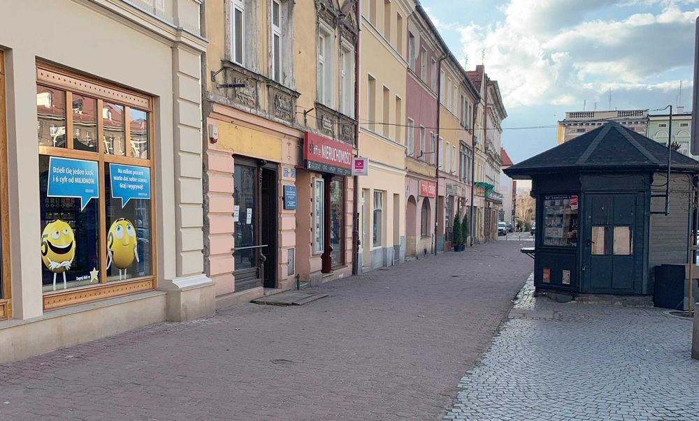 Sprzedam Lokal z dużą witryną  na Rynku w Ziębicach