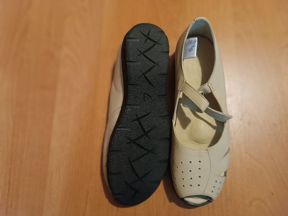 Ортопедичні босоніжки