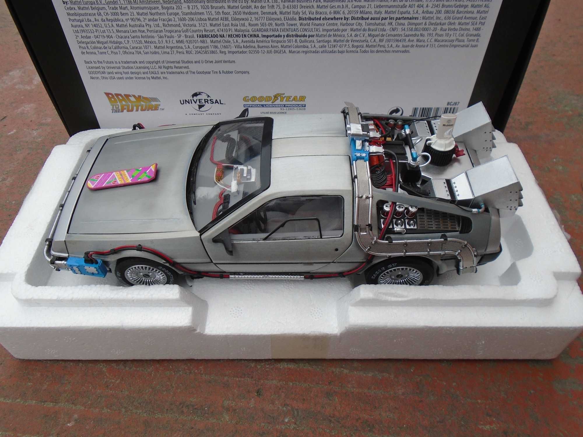 DeLorean DMC-12 Back To The Future  Hot Wheels Elite  Model 1:18