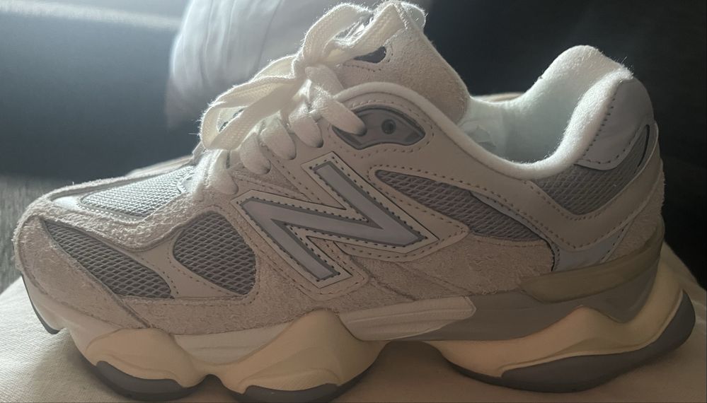 New Balance 9060