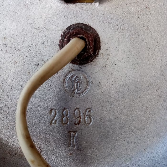 Antyk piękna i ciekawa lampa