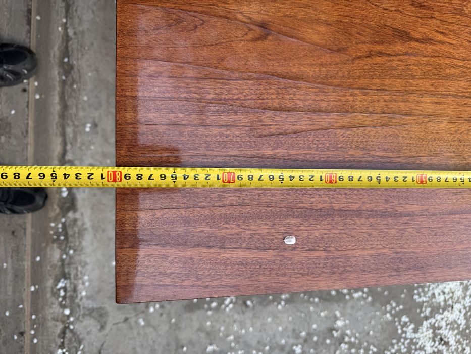 Продам стол обеденный размер 120см на 80см + раскладывается до 160см