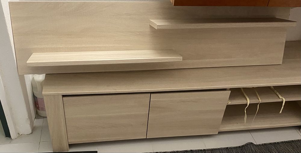 Movel Tv e respetiva prateleira