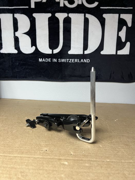 Clamp z tomholderem szpilka 10mm Hercules Perkusyjny