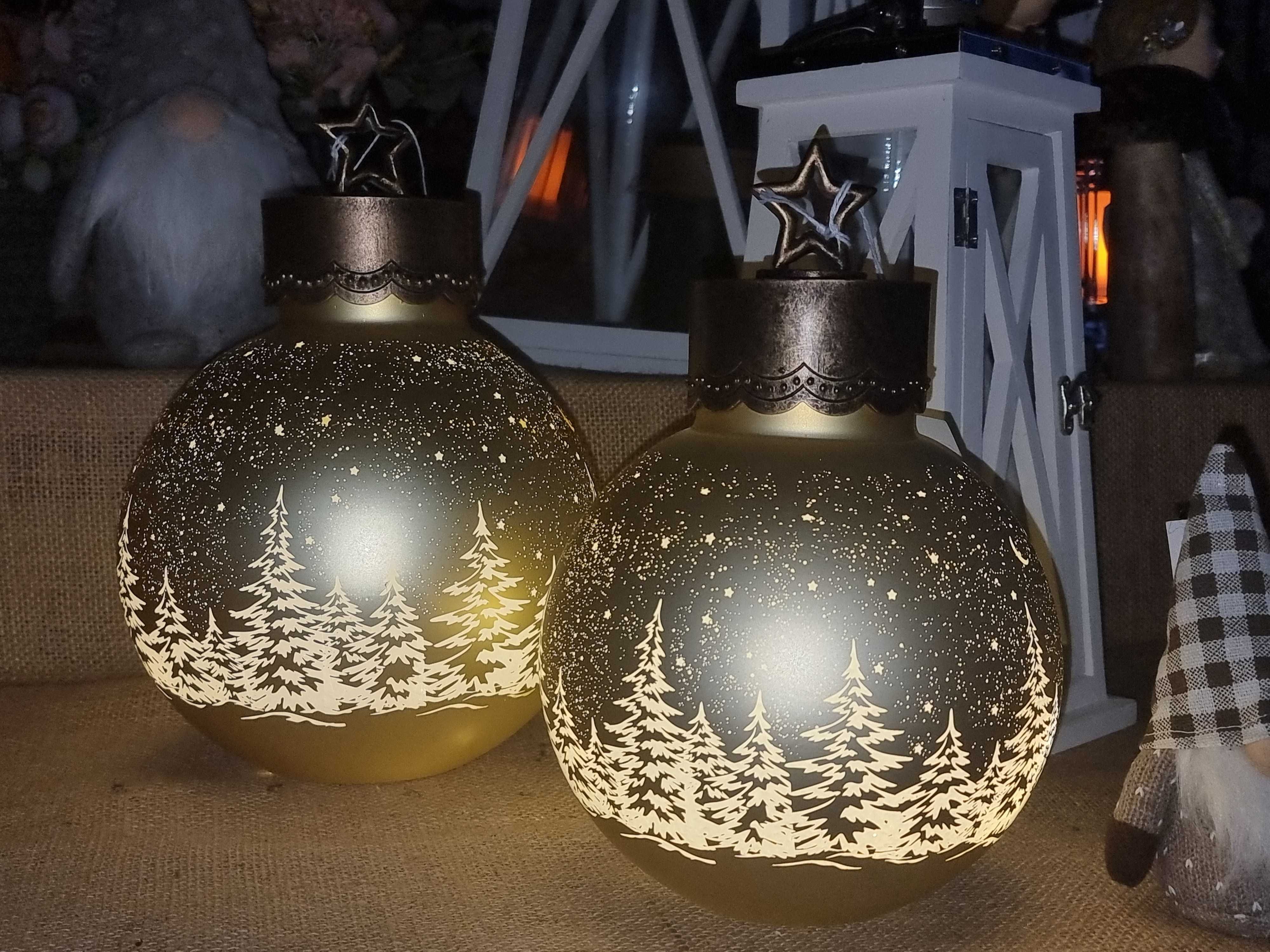 Bombka szklana LED 30,5 cm złota z choinkami (065805)