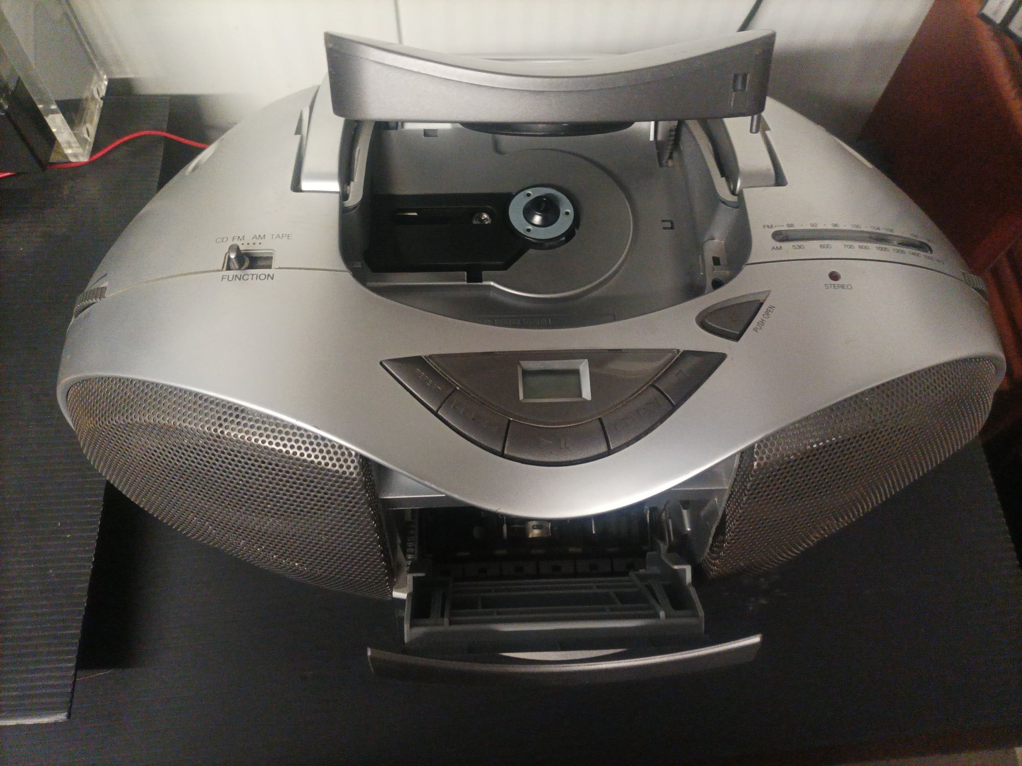 Radio CD K7 portátil LG