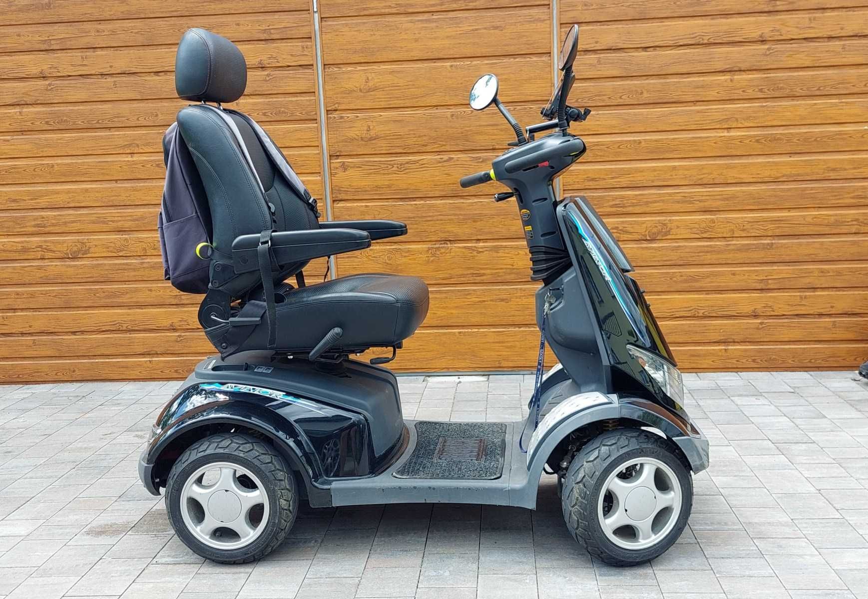 Wózek inwalidzki typu skuter
