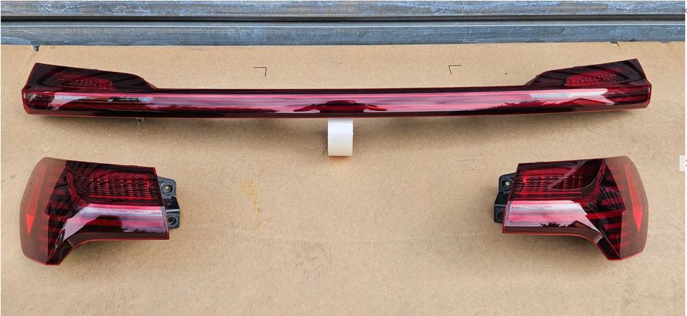 Фанарі задні AUDI E-TRON 4KE