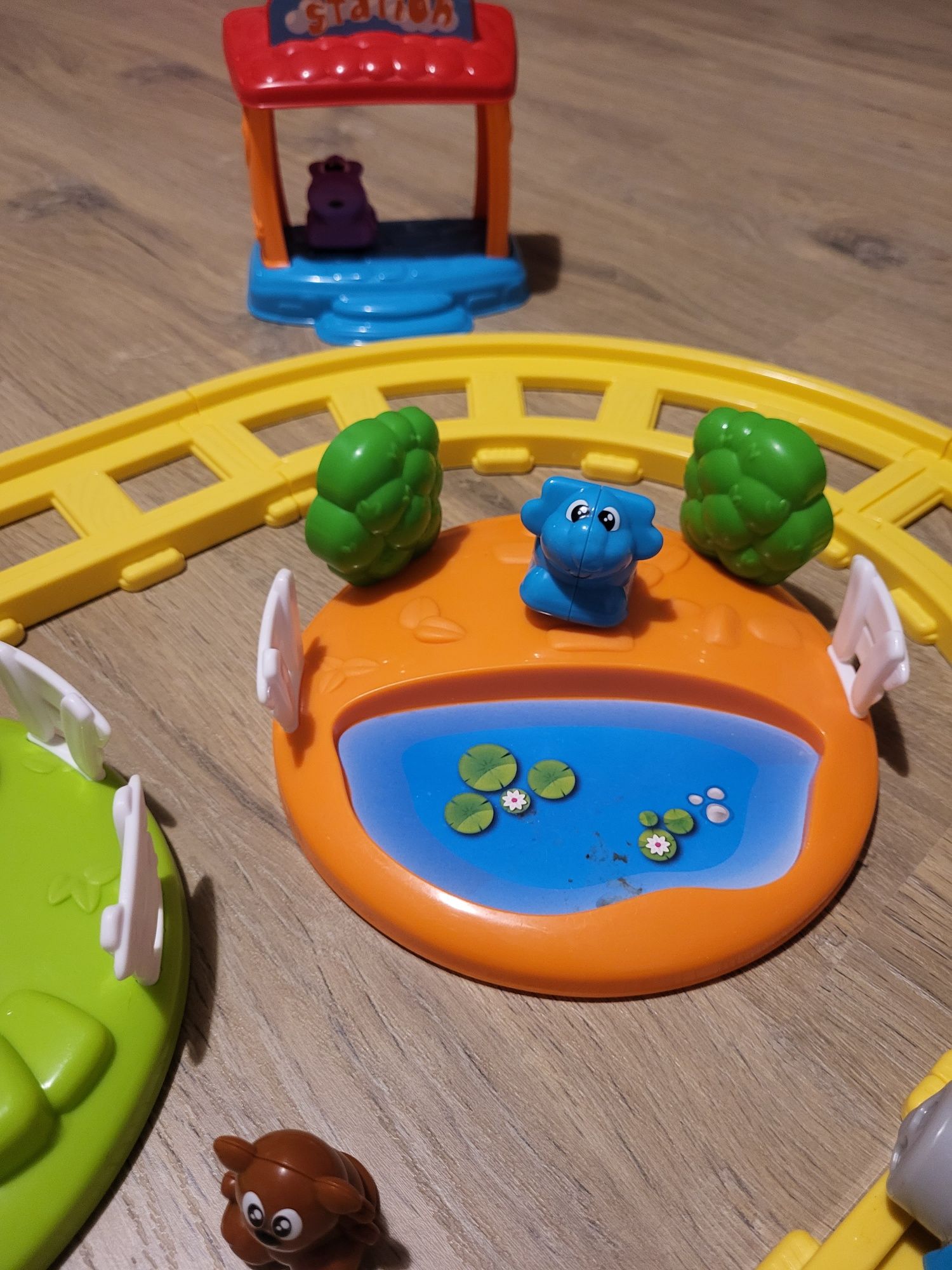 Chicco pociąg interaktywny safari