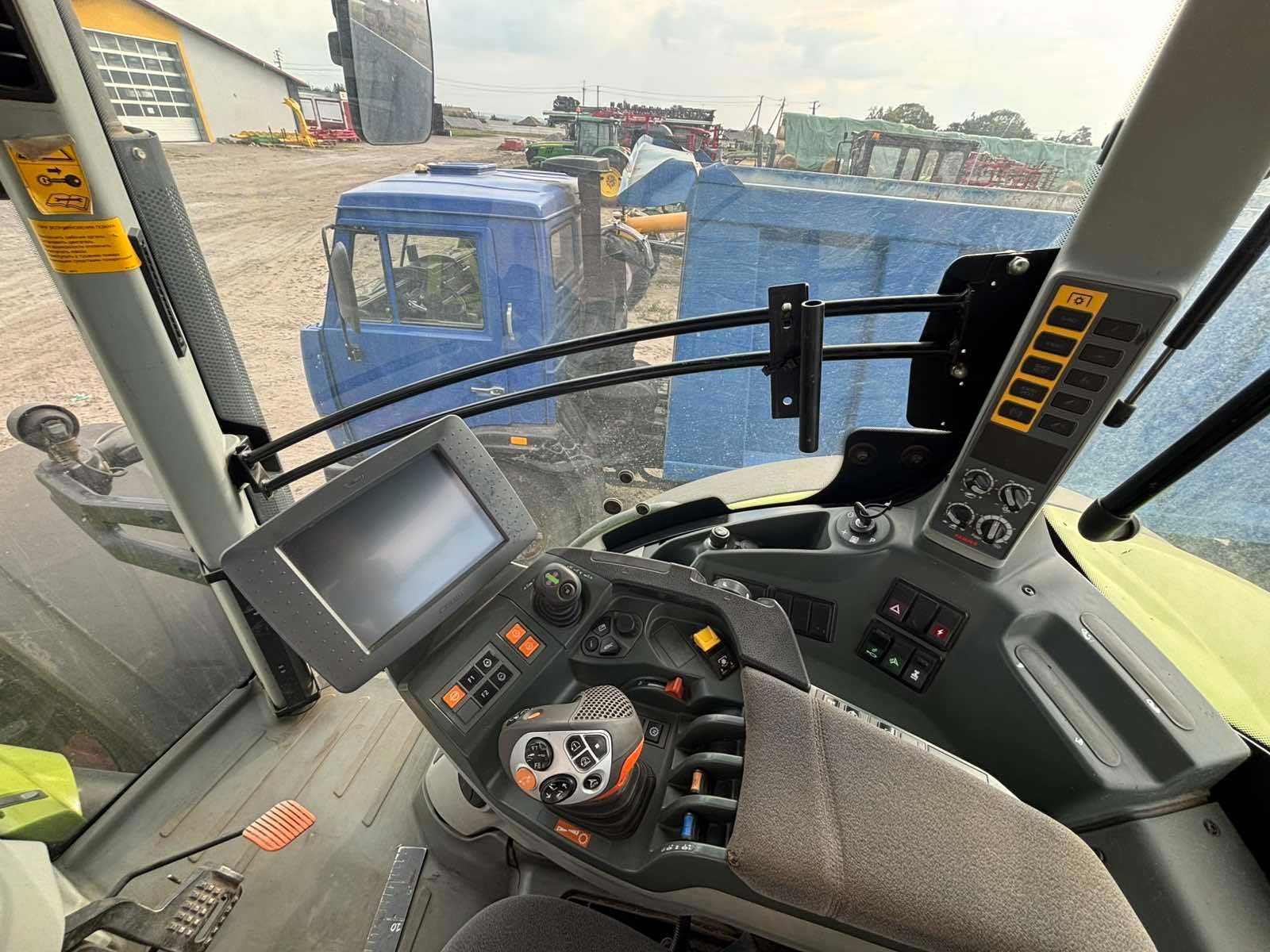 Трактор Class Axion 940