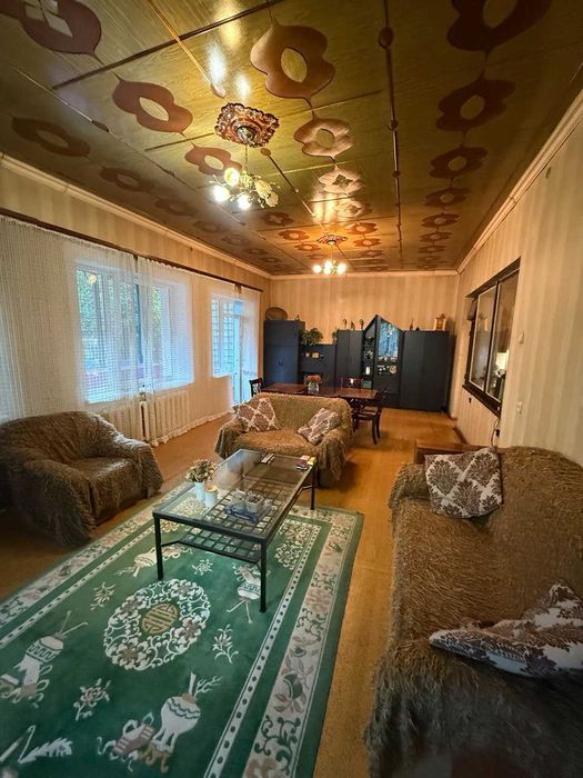 Продається 4-кімнатна квартира в центрі міста!(вул.Донцова)