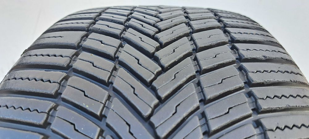 1x opona całoroczna 235/40/18 Bridgestone WeatherControl A005 evo XL