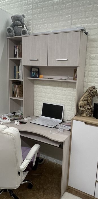 Компʼютерный стіл