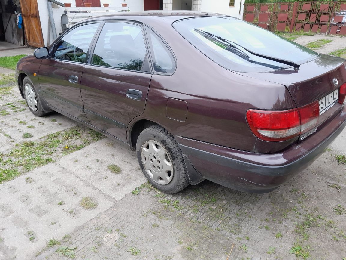 Carina E 93rok benzyna 1.6