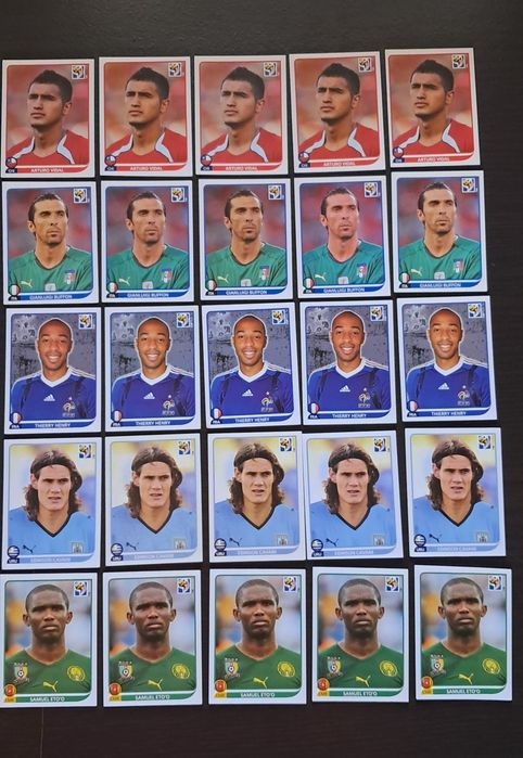 25 cromos futebol de Vidal,Buffon,Henry,Cavani e Etoo da Panini