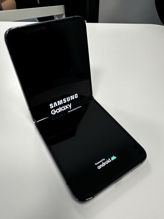 SAMSUNG Galaxy Z Flip 5