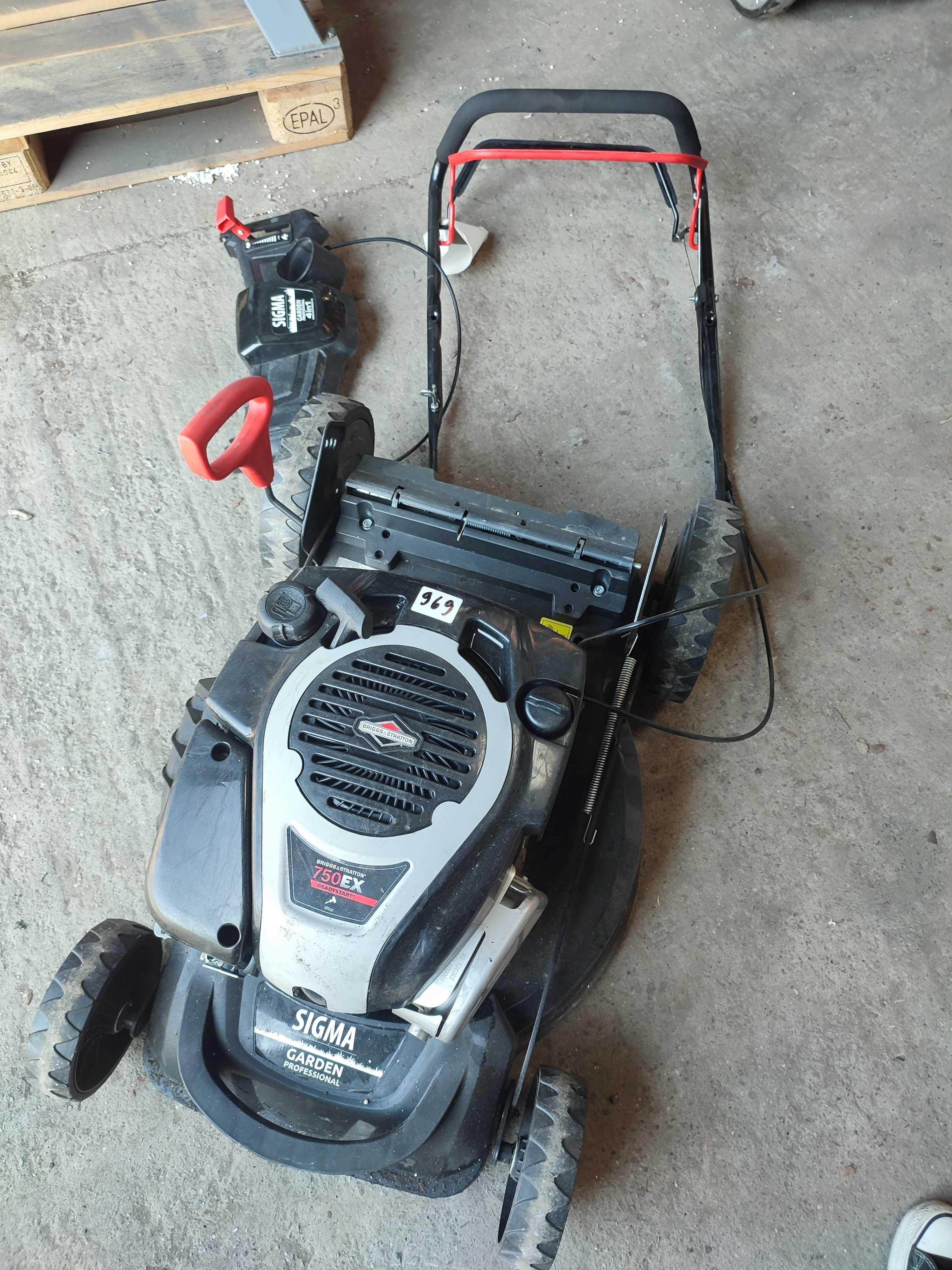 Obudowa do kosiarki Kosiarka spalinowa z napędem Briggs Stratton 51 cm