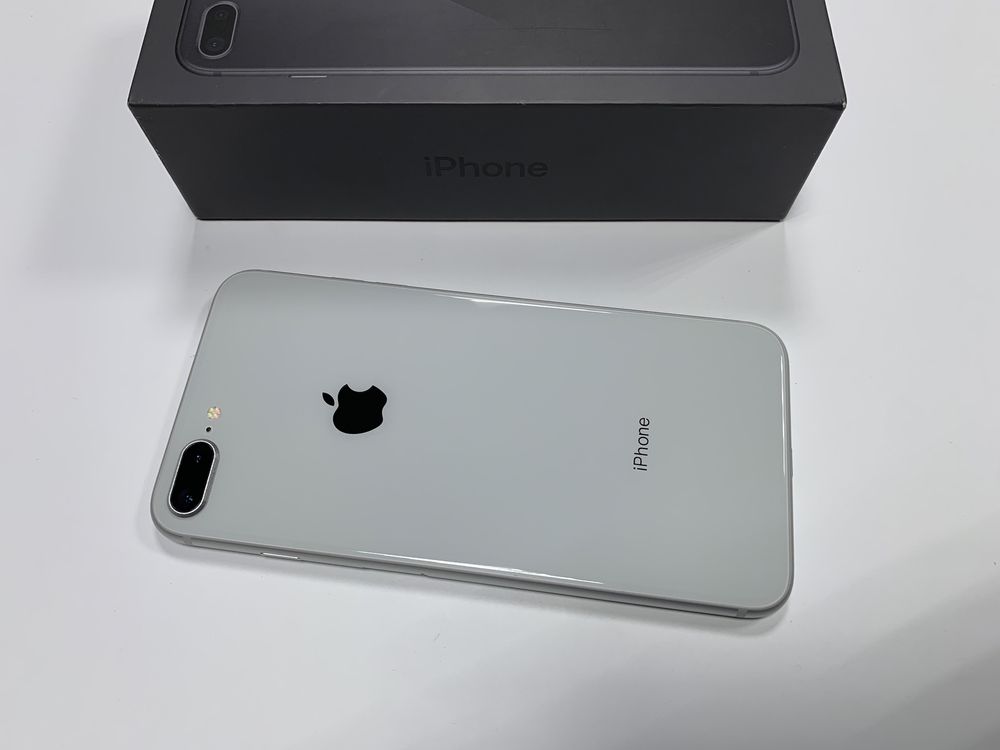 Айфон / iPhone 8 Plus 64GB (Silver) Neverlock. Идеал