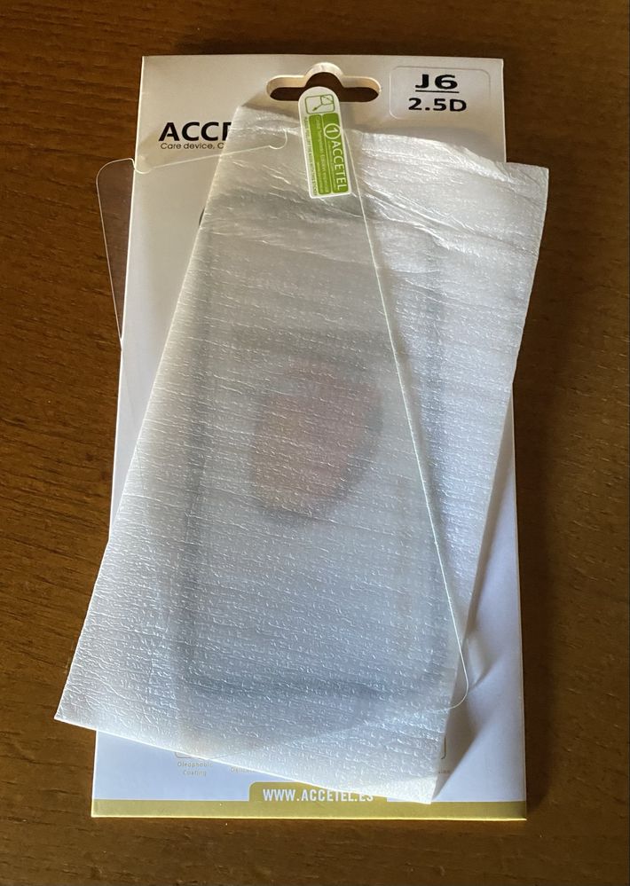 Pelicuka de vidro para ACCETEL  /  J 6  / 2.5D