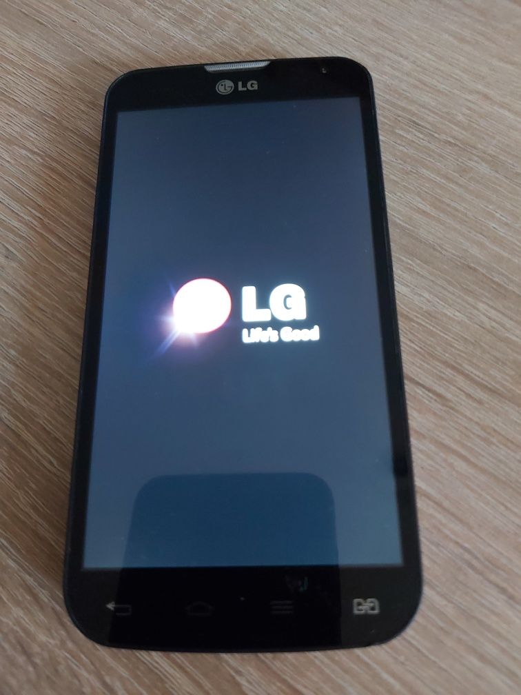 Телефон LG L90 5"