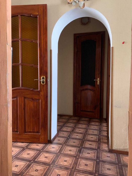 Продам велику 2 кімн. квартиру з ремонтом в місті Христинівка