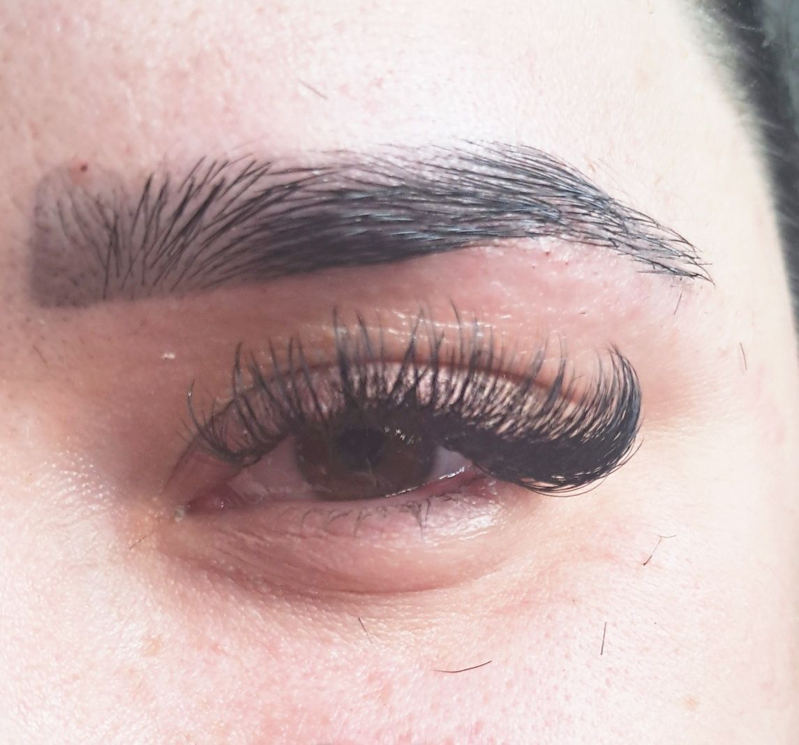 przedłużanie rzęs, regulacja brwi, henna