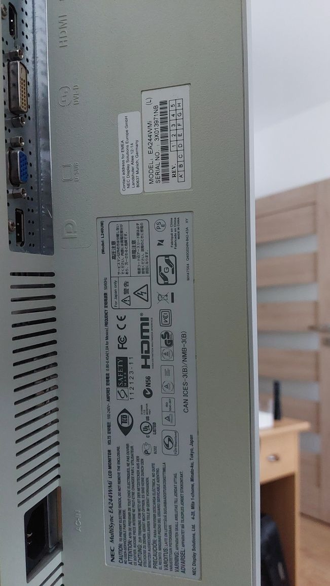 2x NEC MultiSync EA244WMI