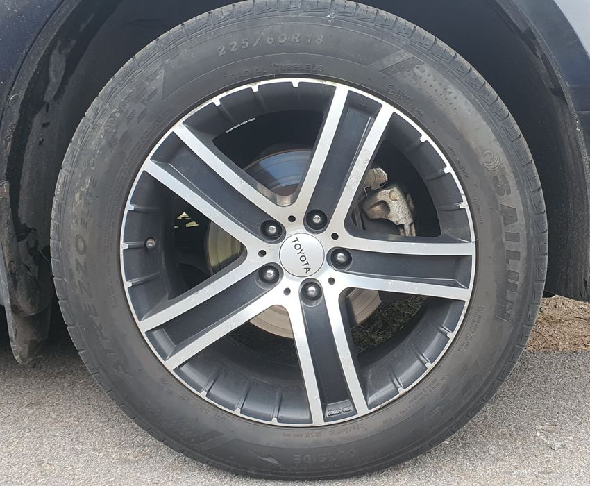 Колеса R18. 5x114.3 Тойота в зборі