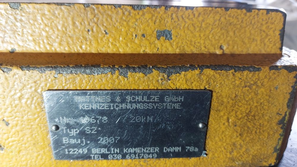 Prasa pneumatyczna  2t z młotem udarowym.