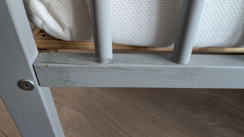 Łożeczko szare Klupś Radek, materac Ikea skonast 120x60
