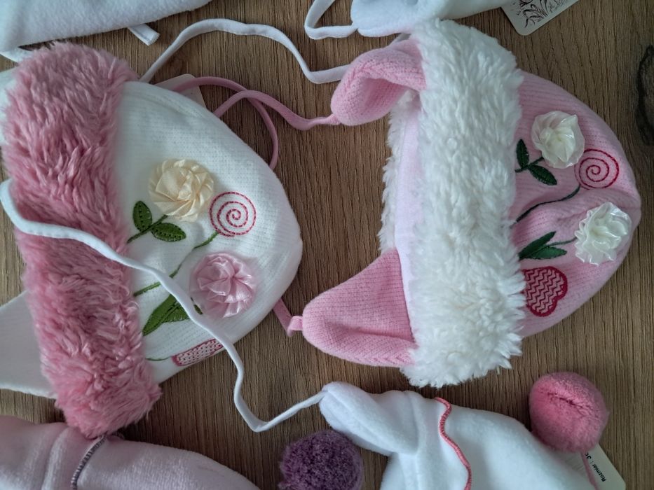 Nowe czapeczki zimowe dla dziewczynki r.36