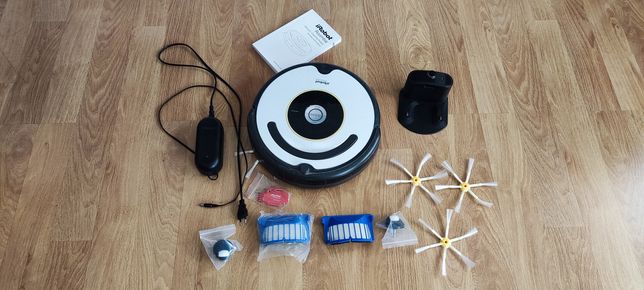 iRobot Roomba série 600 com acessórios 

Vacuum Cleaning Robot

600 Se
