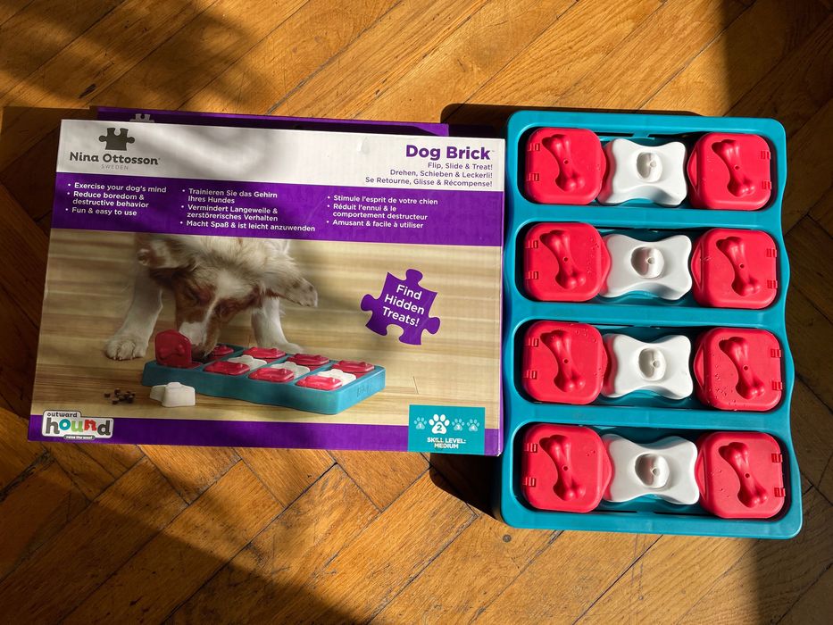 Nina Ottosson Dog Brick- gra logiczna, puzzle dla psa, poziom 2