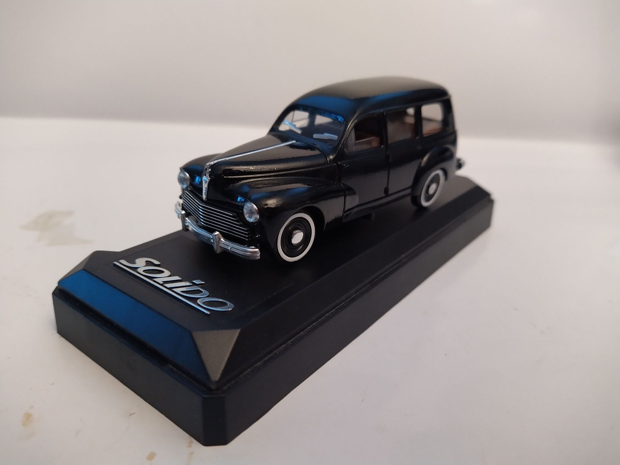 Peugeot 203 Familiale Solido Skala 1:43