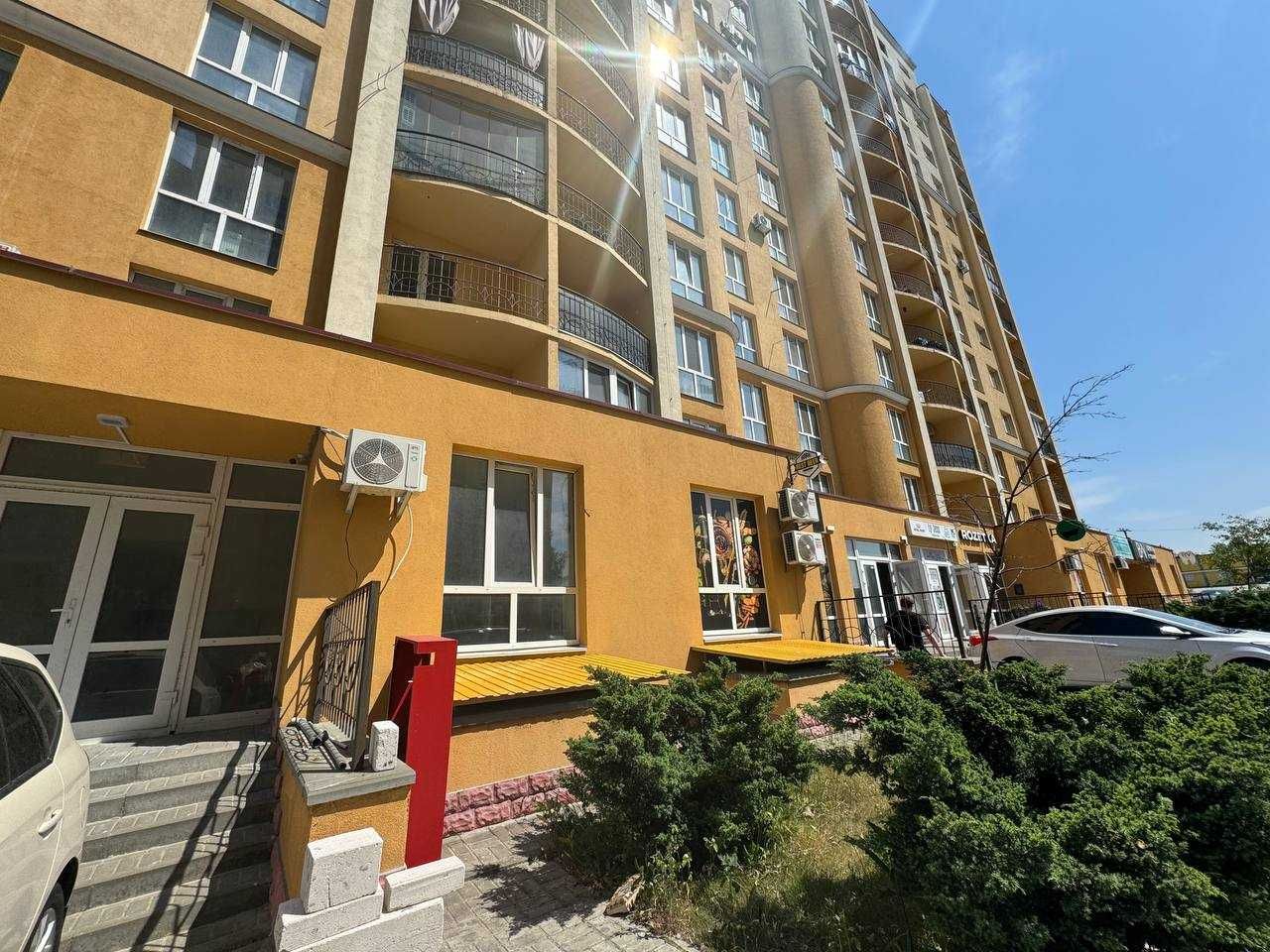Продаж фасадного приміщення 219 м.ЖК Чайки, ремонт. Два входи. Без %.