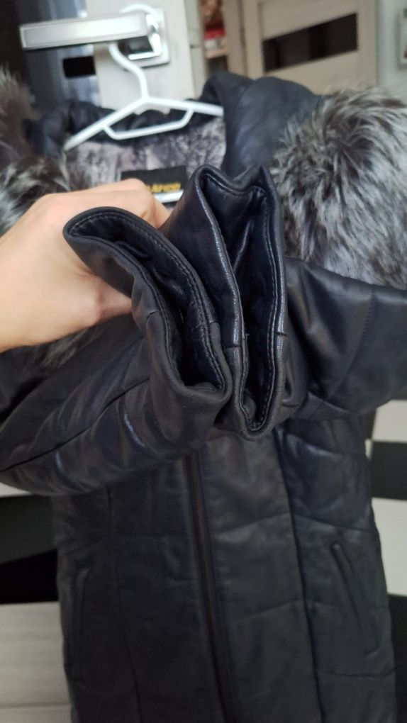 Продам куртку пуховик (пальто) шкіряний