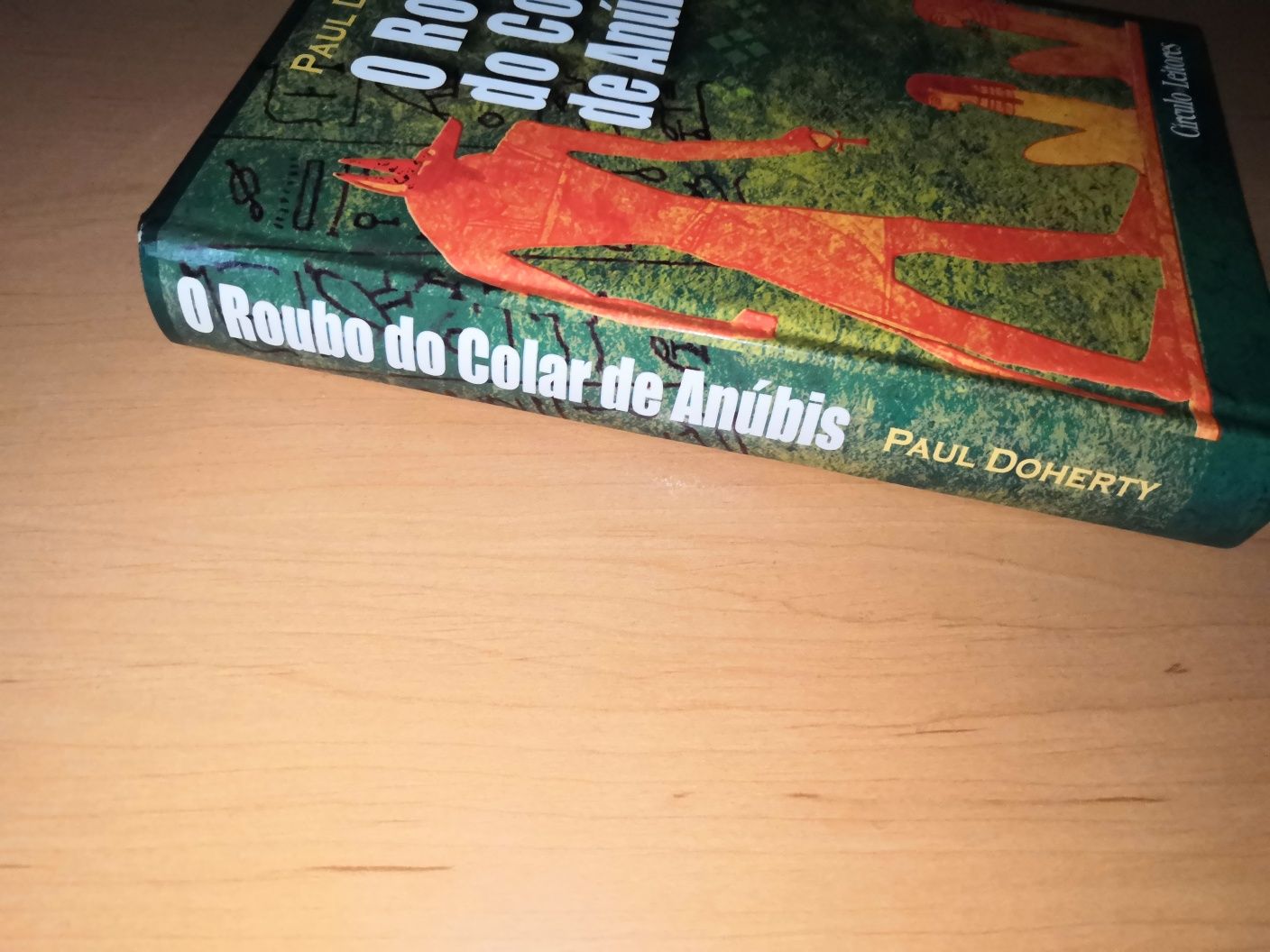 O roubo do colar de Anúbis