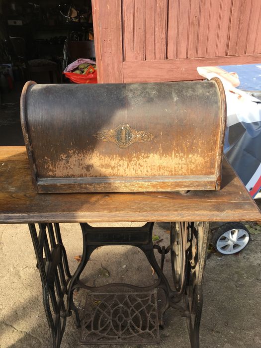 Maszyna do szycia stara wiekiem