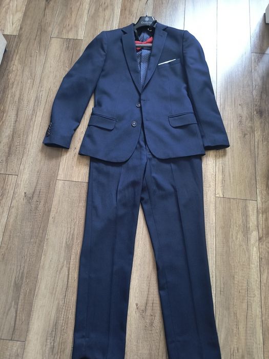 Garnitur  slim meski. rozm. S