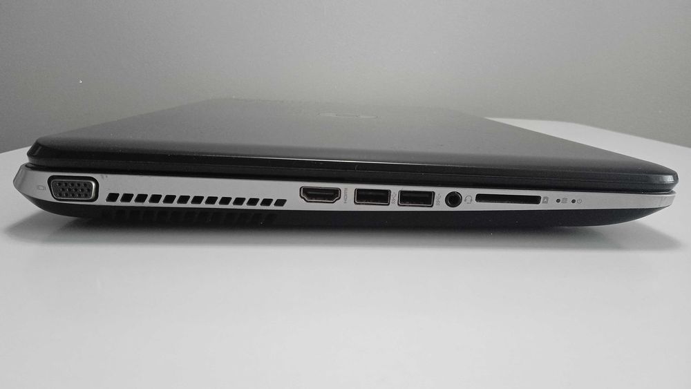 Ноутбук Hewlett-Packard HP Pavilion 17. ОЗУ 4ГБ. Диск 500ГБ. + сумка
